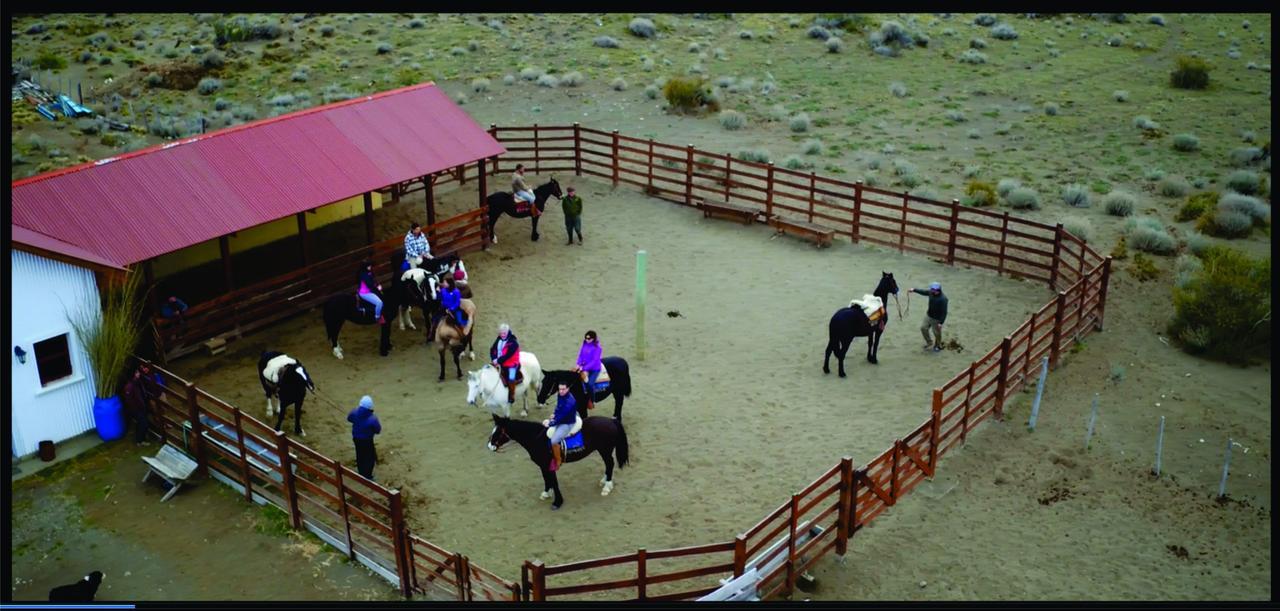 Estancia La Estela Lago Viedma ภายนอก รูปภาพ